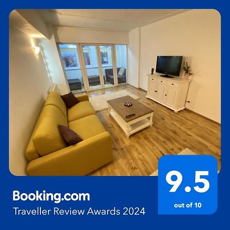 Downtown Apartment Craiova Esterno foto
